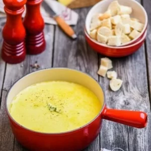 Le Creuset Caquelon Aus Gusseisen In Kirschrot 20 Cm / Ca. 1,9 Liter 7