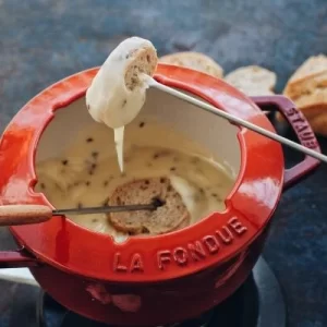 Staub Fondueset Aus Gusseisen In Kirschrot 16 Cm / 12,5 Cm / 8,4 Cm / 1,1 L 18